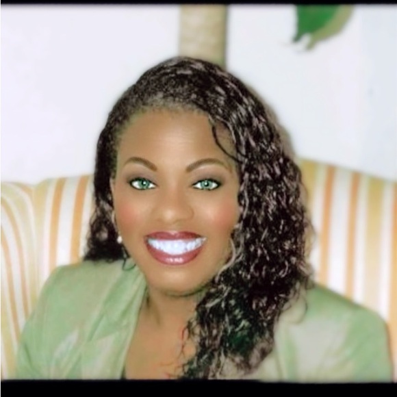 Meet your Posher, Anita - Picture 4 of 6